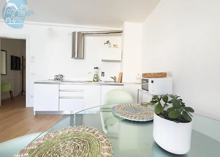 Апартаменти Verdemare 309 Tirabora Short Rent *